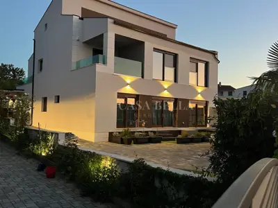 Kuća 400 m², Malinska na Krku - 4 apartmana - 2
