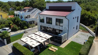 Kuća 400 m², Malinska na Krku - 4 apartmana - 4