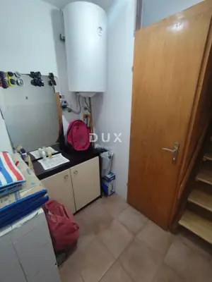 Haus 85 m², Pirovac - alter Ortskern, Terrasse mit Meerblick - 17