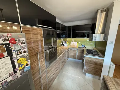Apartment 98 m², Vrapče - 2 balconies, elevator - 6
