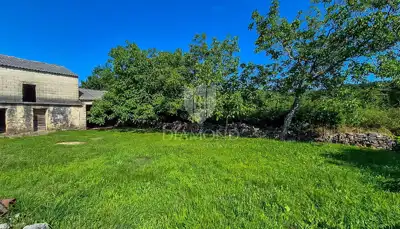 Kanfanar, surrounding area, old house for renovation with courtyard