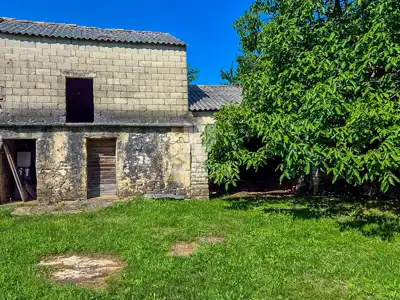 Kanfanar, surrounding area, old house for renovation with courtyard - 2