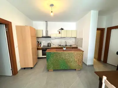 Stan 139 m², Žbandaj, Poreč - vrt 400 m² i 3 parkirna mjesta - 2