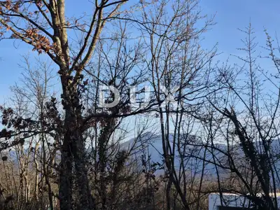 Građevinsko zemljište, Kršan - pogled na Učku i privatnost