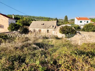 House, Brač, 95 m², 130 000 € - 3