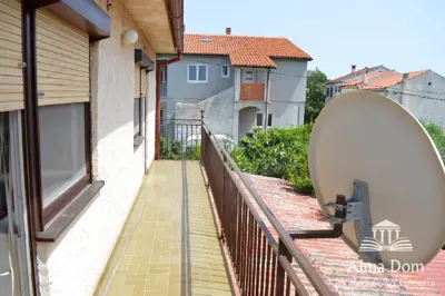 House 200 m², Ližnjan - plot 1 100 m² with olive trees - 9