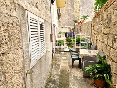Kuća u Korčuli, centar grada i autentičan mediteranski šarm - 5