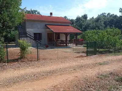 House 400 m², Duga Uvala - 500 m from the sea