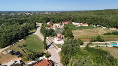 Kuća 133 m², Žminj - moderna s bazenom