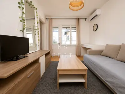 Donji Bukovac, Donji Bukovac, Dvosobni stan na 1. katu, 40 m², balkon