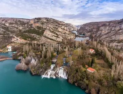 Kuća 150 m², Drniš - uz Roški slap u Nacionalnom parku Krka