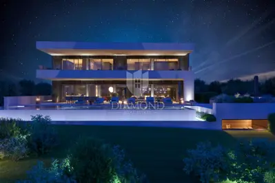 House for sale in Poreč, 663 m²