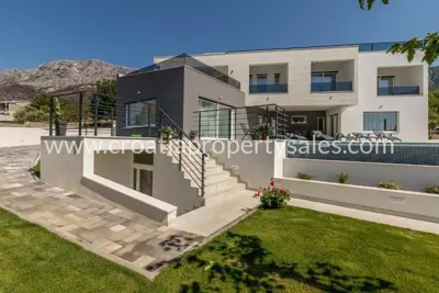 Vila 350 m², Kaštela - bazen i pogled na more - 4