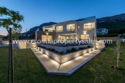 Vila 350 m², Kaštela - bazen i pogled na more - 12