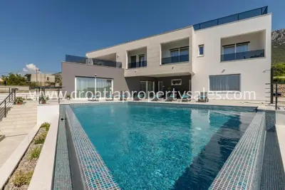 Vila 350 m², Kaštela - bazen i pogled na more - 3