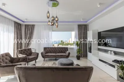 Vila 350 m², Kaštela - bazen i pogled na more - 5