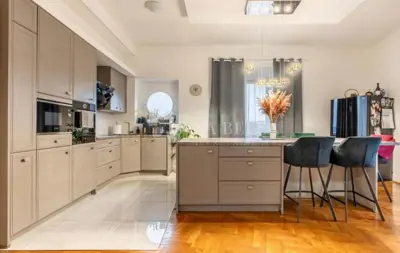 Stan 106 m², Pećine Rijeka - 2 spavaće sobe i balkon
