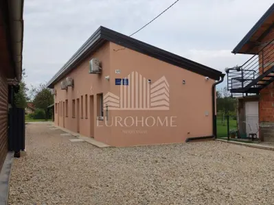 Haus 134 m², Kuče - 4 Apartments und Parkplatz für 4 Fahrzeuge - 2