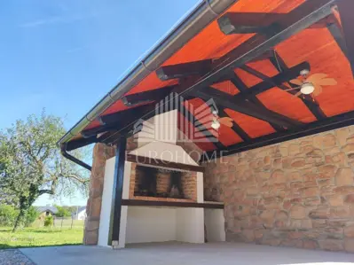 Haus 134 m², Kuče - 4 Apartments und Parkplatz für 4 Fahrzeuge - 12