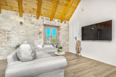 Steinhaus 185 m², Trogir - nahe dem Zentrum, Terrasse mit Whirlpool - 7