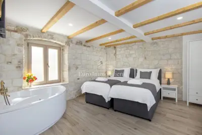 Steinhaus 185 m², Trogir - nahe dem Zentrum, Terrasse mit Whirlpool - 14