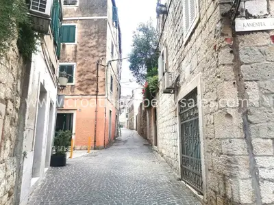 Studio apartment 20 m², Split - old town, walking distance - 7