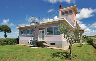 House 409 m², Vodnjan - quiet neighborhood and indoor pool