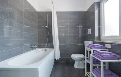 House 409 m², Vodnjan - quiet neighborhood and indoor pool - 2