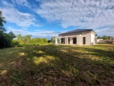 House 145 m², Poreč surroundings - 4 bedrooms and 3 bathrooms