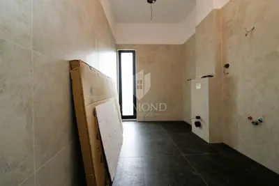 Kuća 145 m², Poreč okolica - 4 spavaće sobe i 3 kupaonice - 9