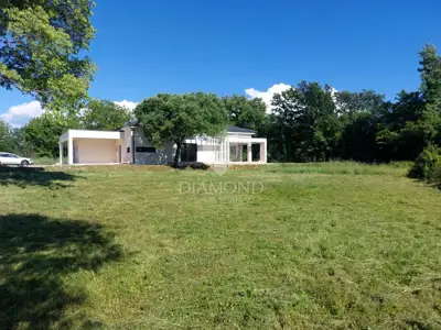 Kuća 145 m², Poreč okolica - 4 spavaće sobe i 3 kupaonice - 11