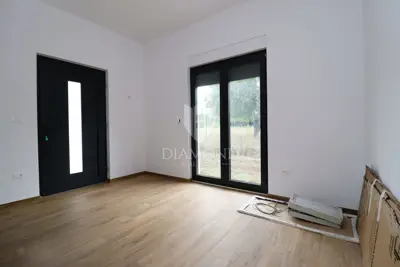Kuća 145 m², Poreč okolica - 4 spavaće sobe i 3 kupaonice - 10