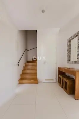 Apartment 82.5 m², Nerezine - 2 bedrooms and terrace - 4
