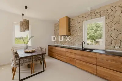 Apartment 82.5 m², Nerezine - 2 bedrooms and terrace