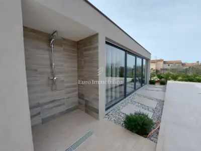 House for sale in Marčana, 320 m² - 8