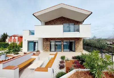 House for sale in Marčana, 320 m²