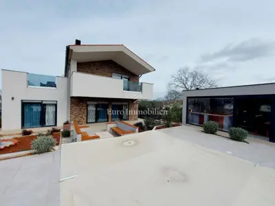 House for sale in Marčana, 320 m² - 2