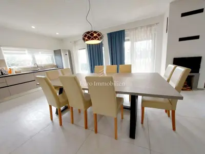 House for sale in Marčana, 320 m² - 10