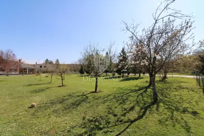 Building plot 1,238 m², Kršan - flat and regular - 3