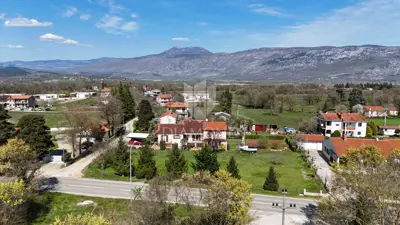 Building plot 1,238 m², Kršan - flat and regular - 8