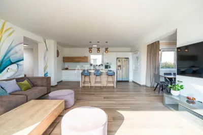 Bakar, krasica | modern eingerichtetes Haus mit großem Gartengrundstück