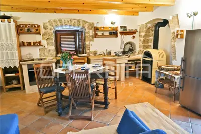 Kamena kuća 138 m², Vrh na Krku, mediteranski vrt i jacuzzi - 3