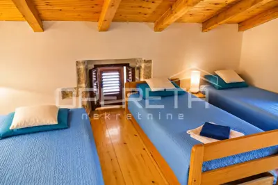 Kamena kuća 138 m², Vrh na Krku, mediteranski vrt i jacuzzi - 6
