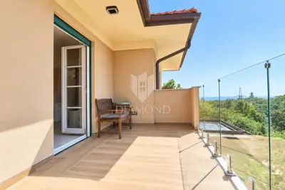 Stan 190 m², Remete - terasa i pogled na zelenilo - 22