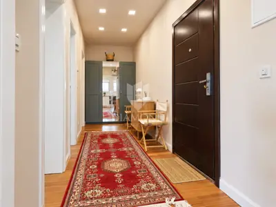 Stan 190 m², Remete - terasa i pogled na zelenilo - 10
