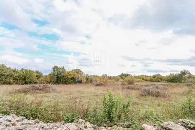 Building plot 1,010 m², Filipana - flat and spacious
