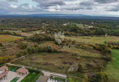 Building plot 1,010 m², Filipana - flat and spacious - 4