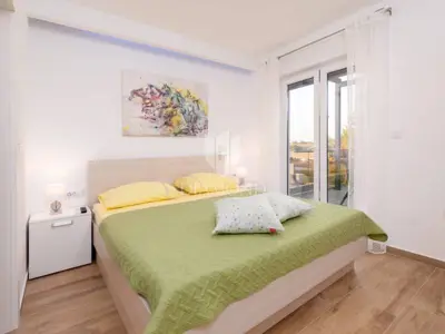 Okolica Pule, moderna kuća 6 spavaćih soba sa bazenom - 11