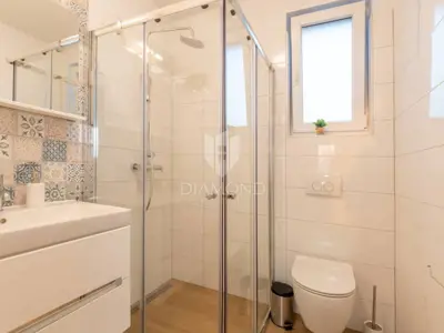 Okolica Pule, moderna kuća 6 spavaćih soba sa bazenom - 22