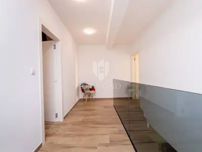 Okolica Pule, moderna kuća 6 spavaćih soba sa bazenom - 14
